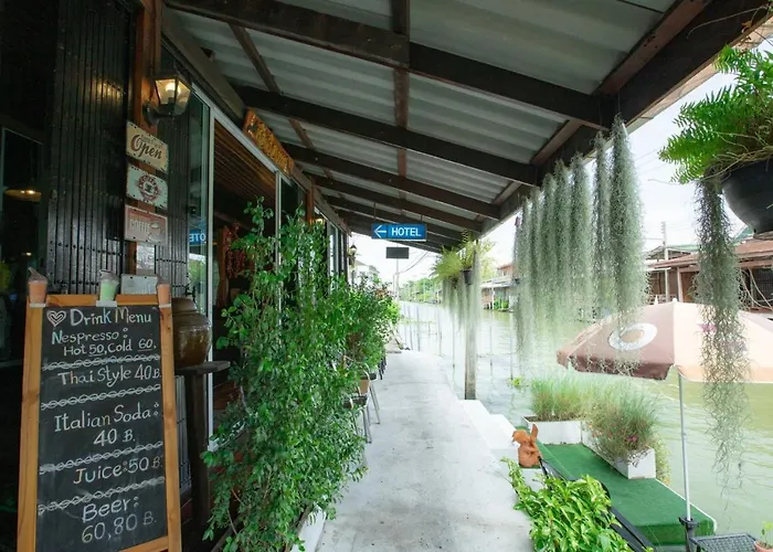 Reuan Vilawan บ้านพัก 3*