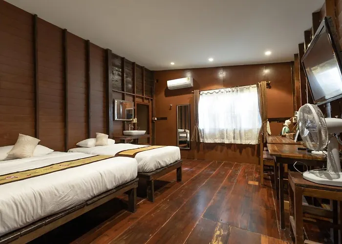 Reuan Vilawan บ้านพัก Ratchaburi