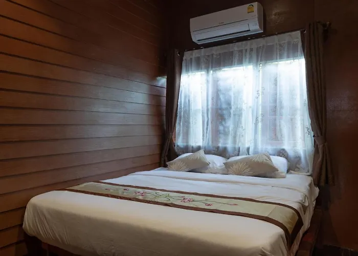 Reuan Vilawan บ้านพัก Ratchaburi