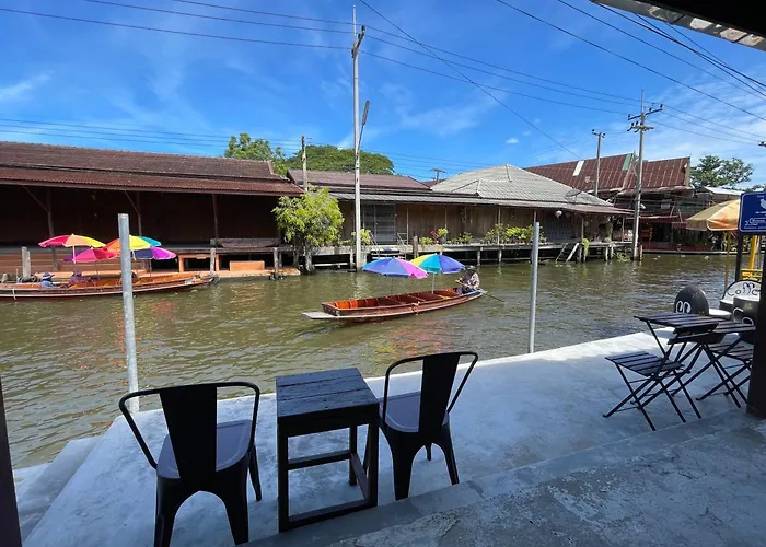 Reuan Vilawan บ้านพัก Ratchaburi