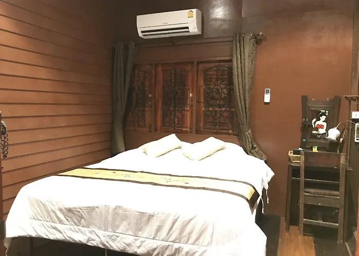 Reuan Vilawan บ้านพัก Ratchaburi